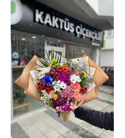 Karışık Mevsim Çiçekleri Buketi 5